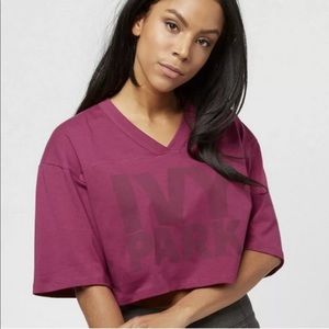 NWT IVY PARK V Neck Logo Crop Top T-Shirt